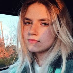 Meet your Posher, Desiree